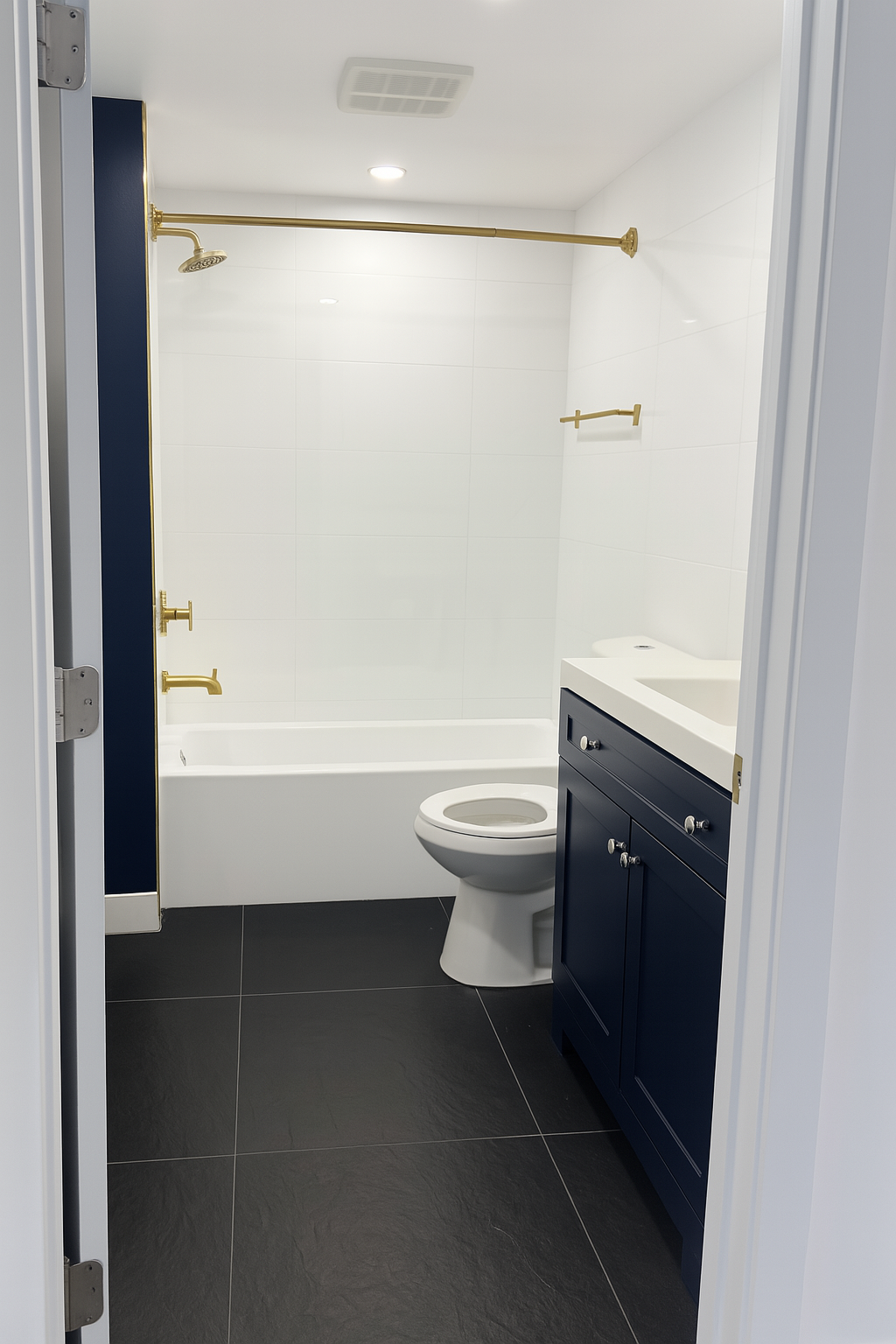 Salle de bain bleue moderne